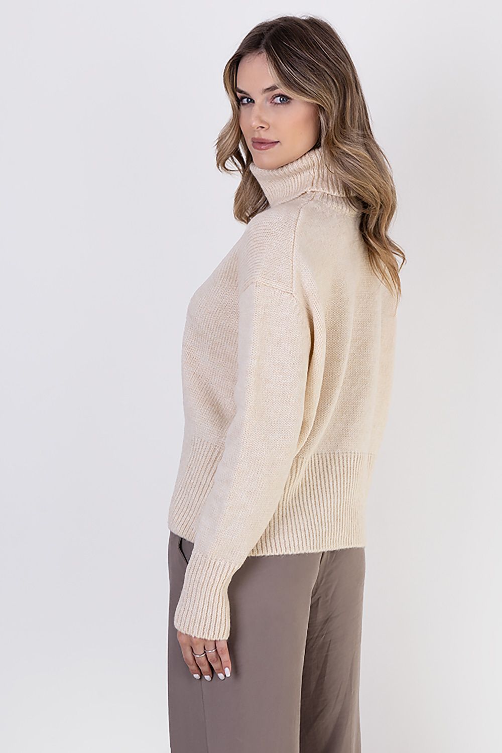 Turtleneck model 187210 MKM