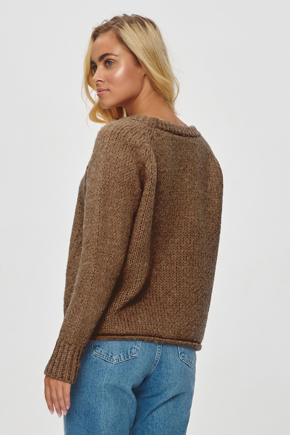 Jumper model 201808 Makadamia