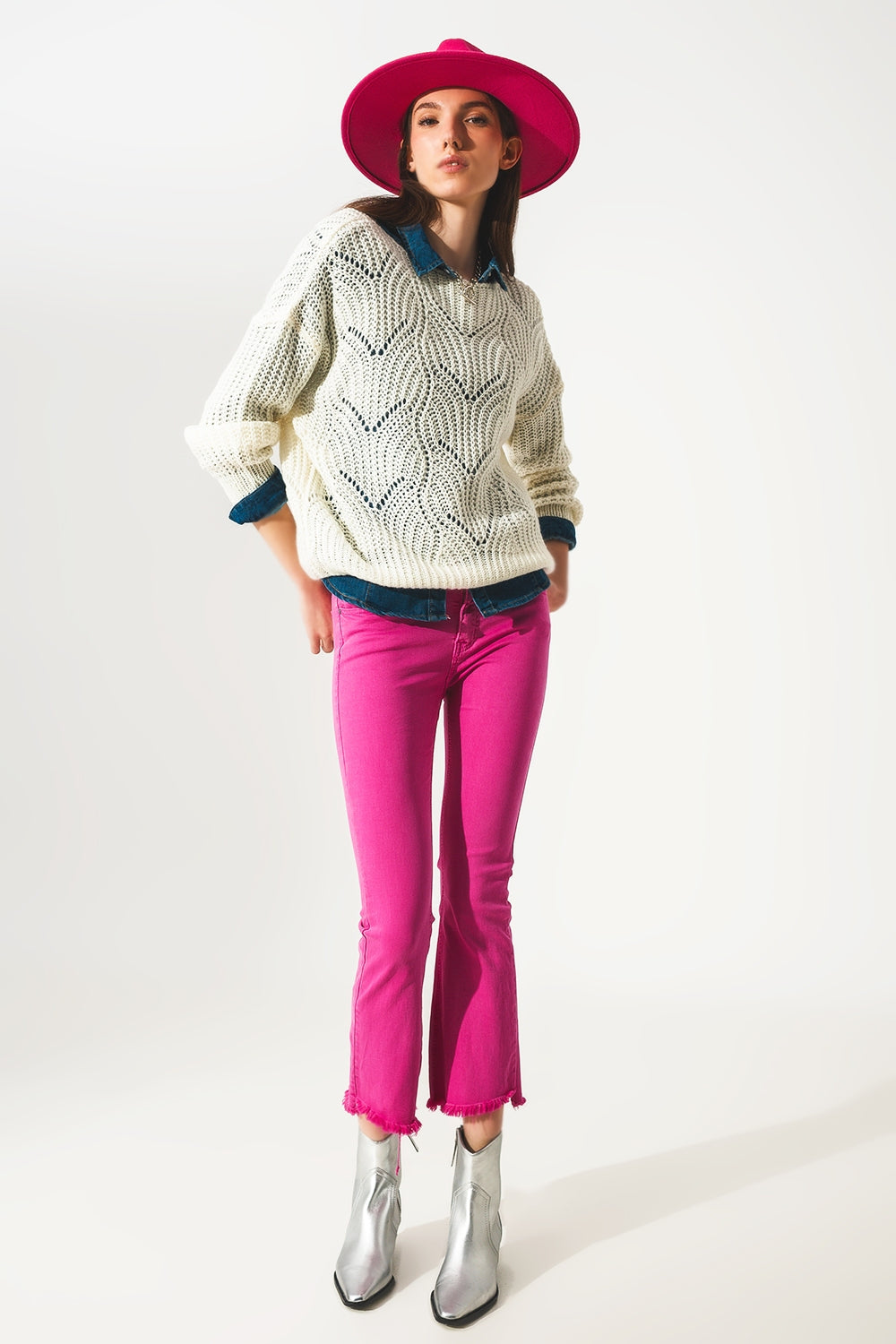 Flare Jeans With Raw Hem Edge in Fuchsia - Italiqo