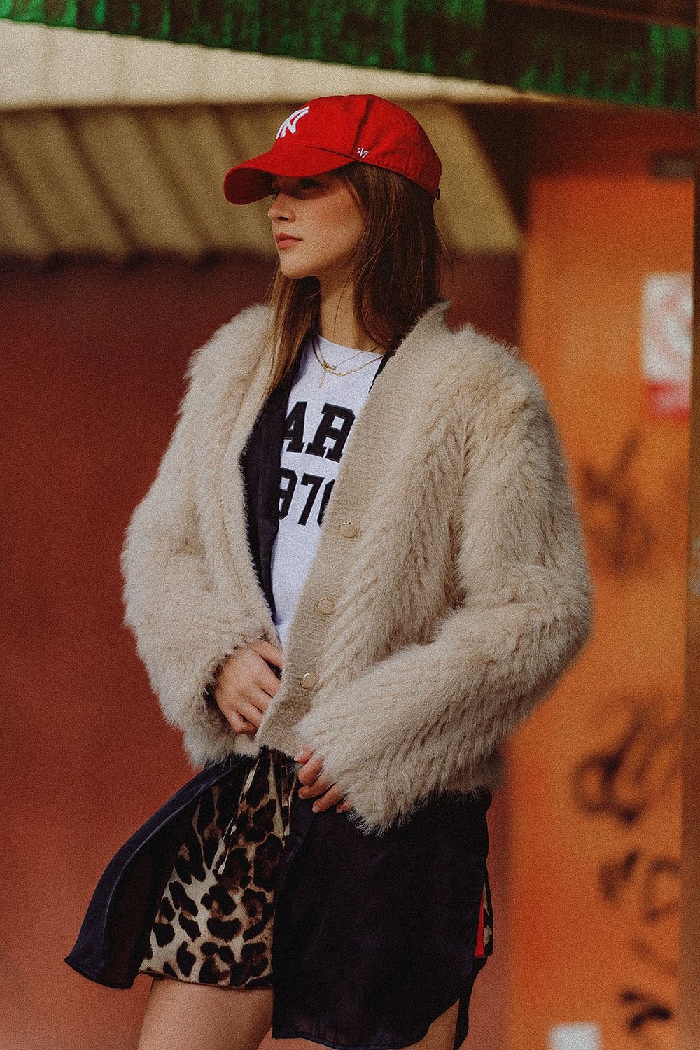 Cropped Jacket in Beige in Fine Fur - Italiqo