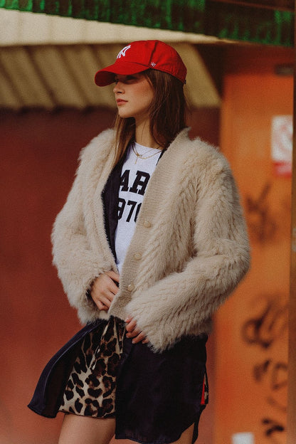 Cropped Jacket in Beige in Fine Fur - Italiqo