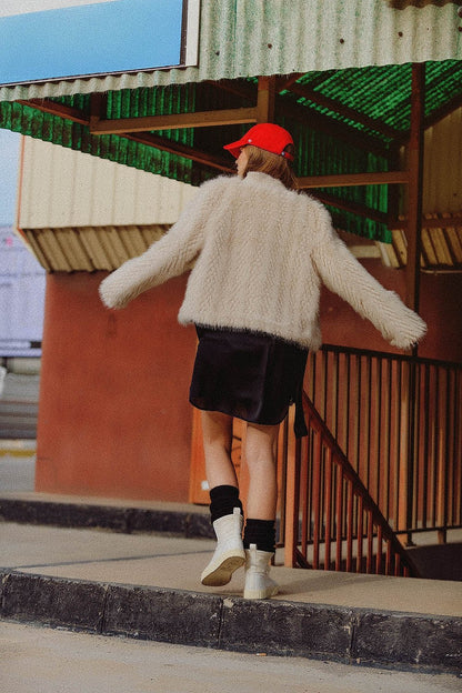 Cropped Jacket in Beige in Fine Fur - Italiqo