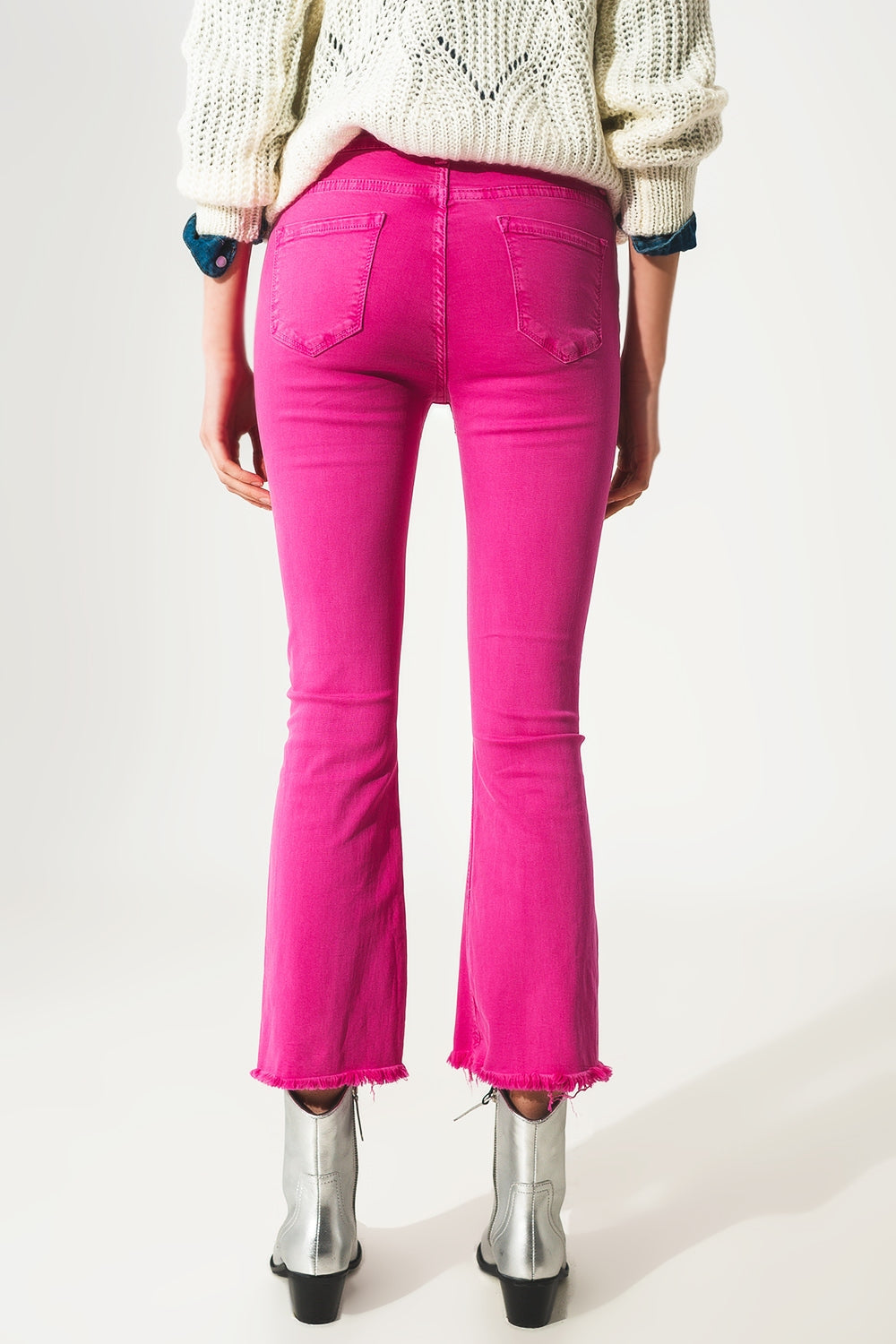 Flare Jeans With Raw Hem Edge in Fuchsia - Italiqo